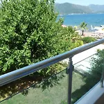 La * Μαρμαρίς