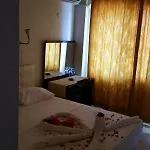 La Ξενοδοχείο Μαρμαρίς