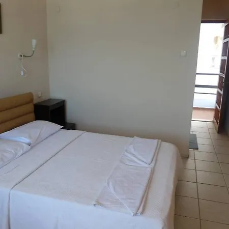 Hotel La *