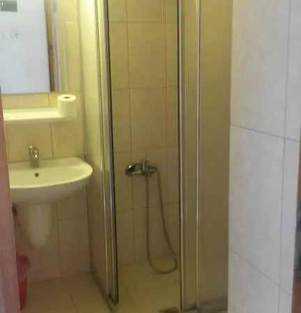 La * マルマリス